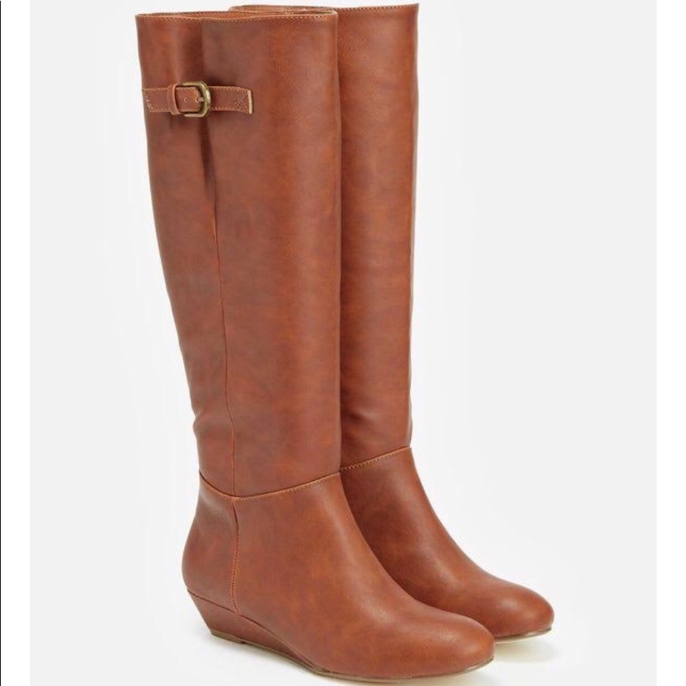 Never worn brown boots